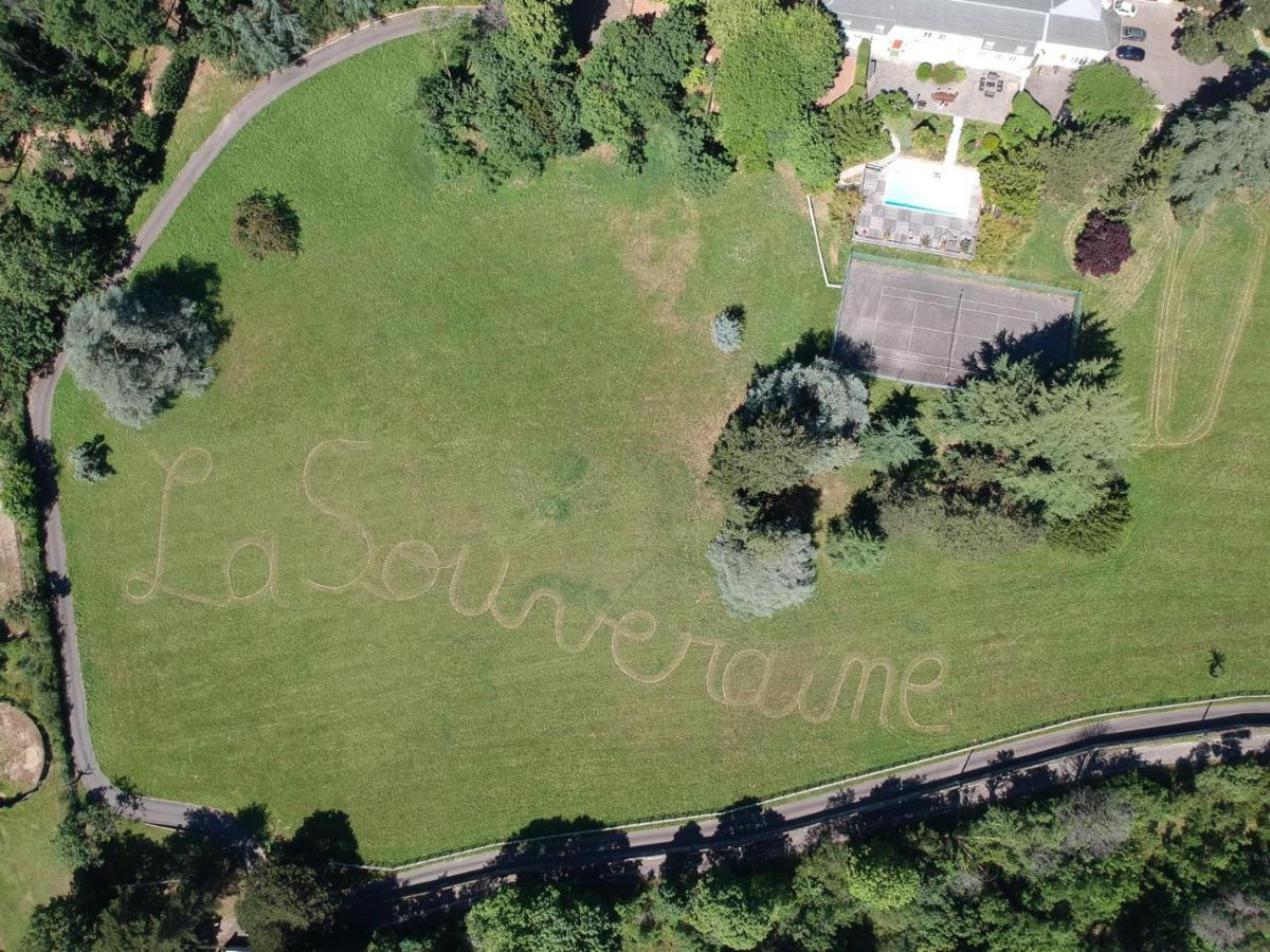 La Souveraine Saint-Genis-Laval Buitenkant foto